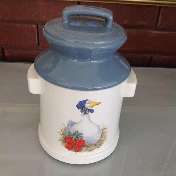 Vintage Ceramic Duck Canister White with Blue Lid Adorned with Duck Scenes - Picture 2 of 3